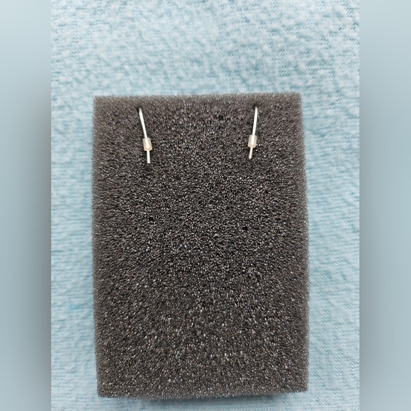 Avon Filigree Chandelier Pierced Earrings, Silvertone, NIB - Picture 6 of 11